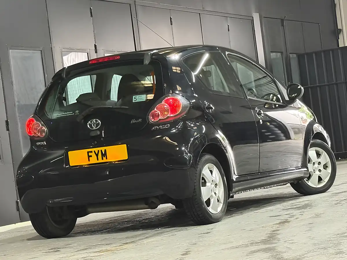 Used 2010 Toyota Aygo Black Black - Interior and Exterior details 18