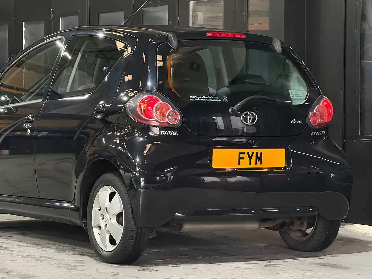 Used 2010 Toyota Aygo Black Black - Interior and Exterior details 19