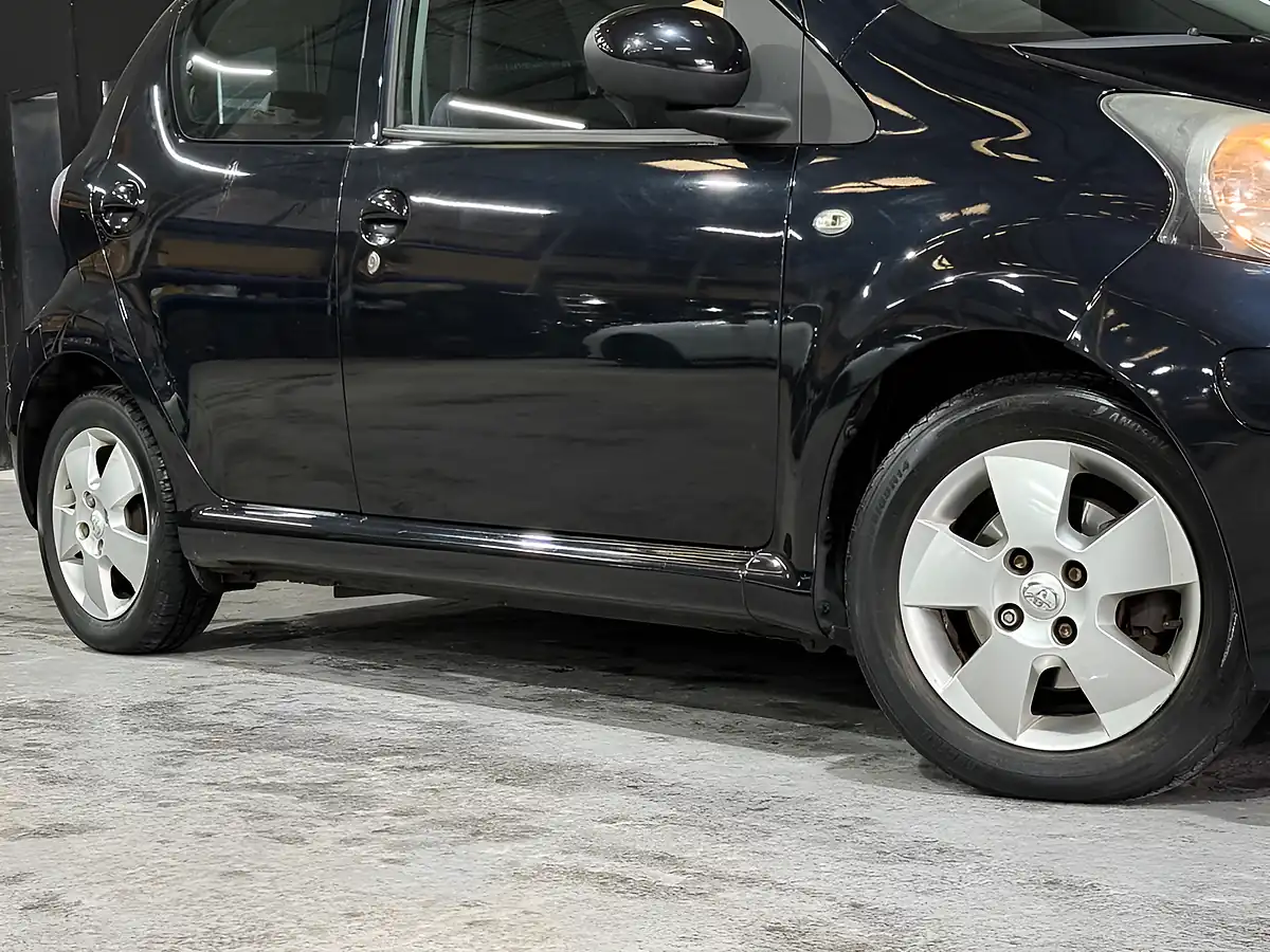 Used 2010 Toyota Aygo Black Black - Interior and Exterior details 20