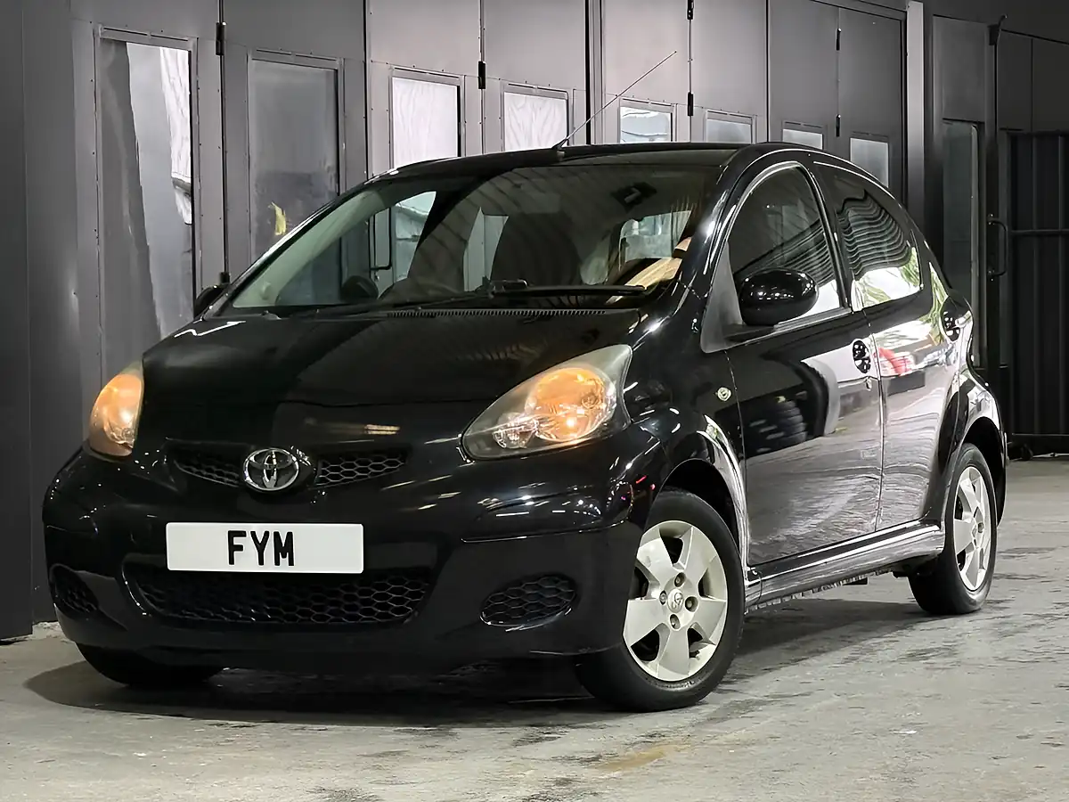 Used 2010 Toyota Aygo Black Black - Interior and Exterior details 7