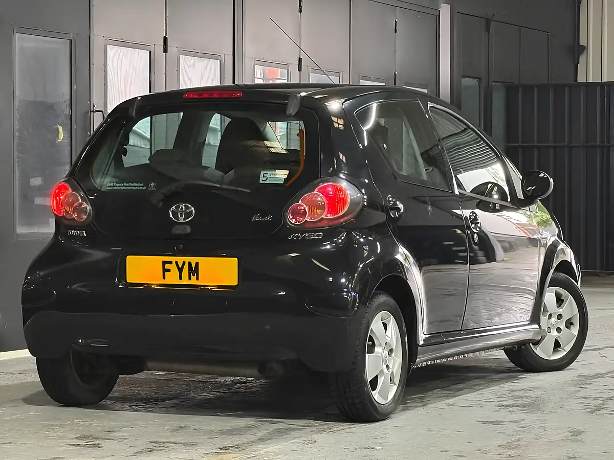 Used 2010 Toyota Aygo Black Black - Interior and Exterior details 8