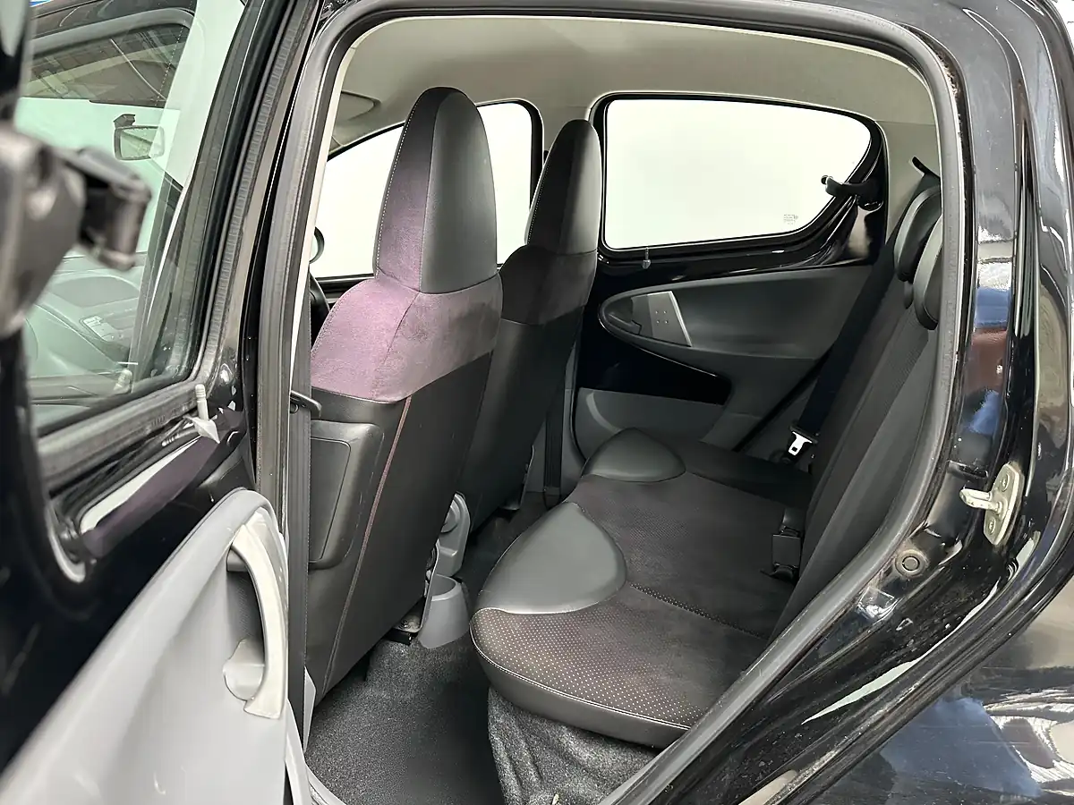 Used 2010 Toyota Aygo Black Euro 4 5dr (ac) Black - Interior and Exterior details 10
