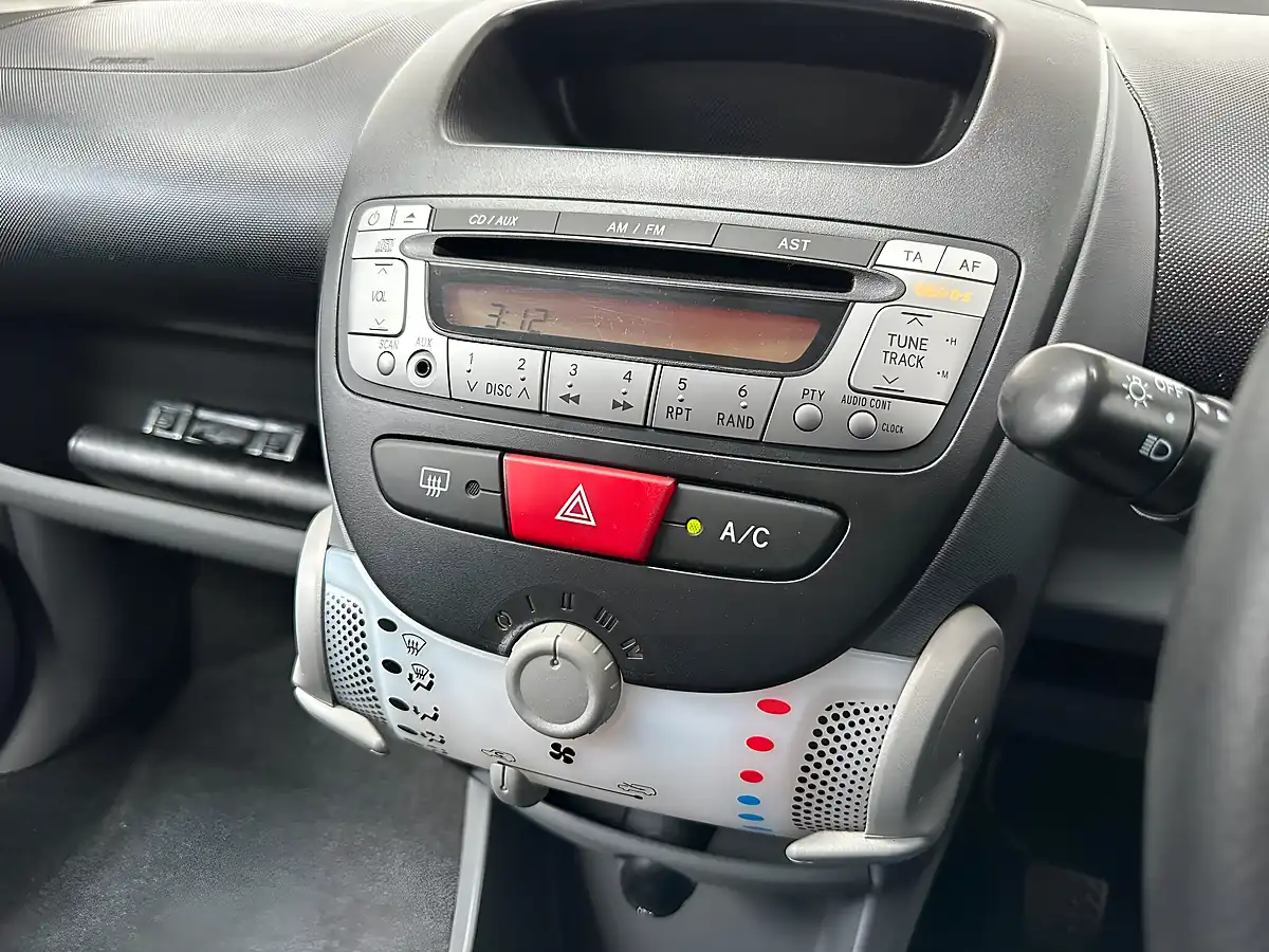 Used 2010 Toyota Aygo Black Euro 4 5dr (ac) Black - Interior and Exterior details 11