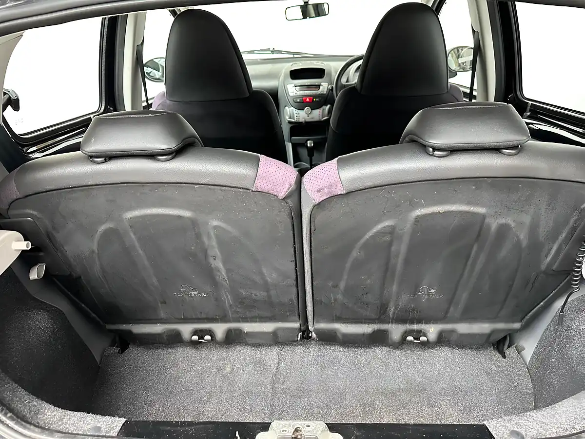 Used 2010 Toyota Aygo Black Euro 4 5dr (ac) Black - Interior and Exterior details 13