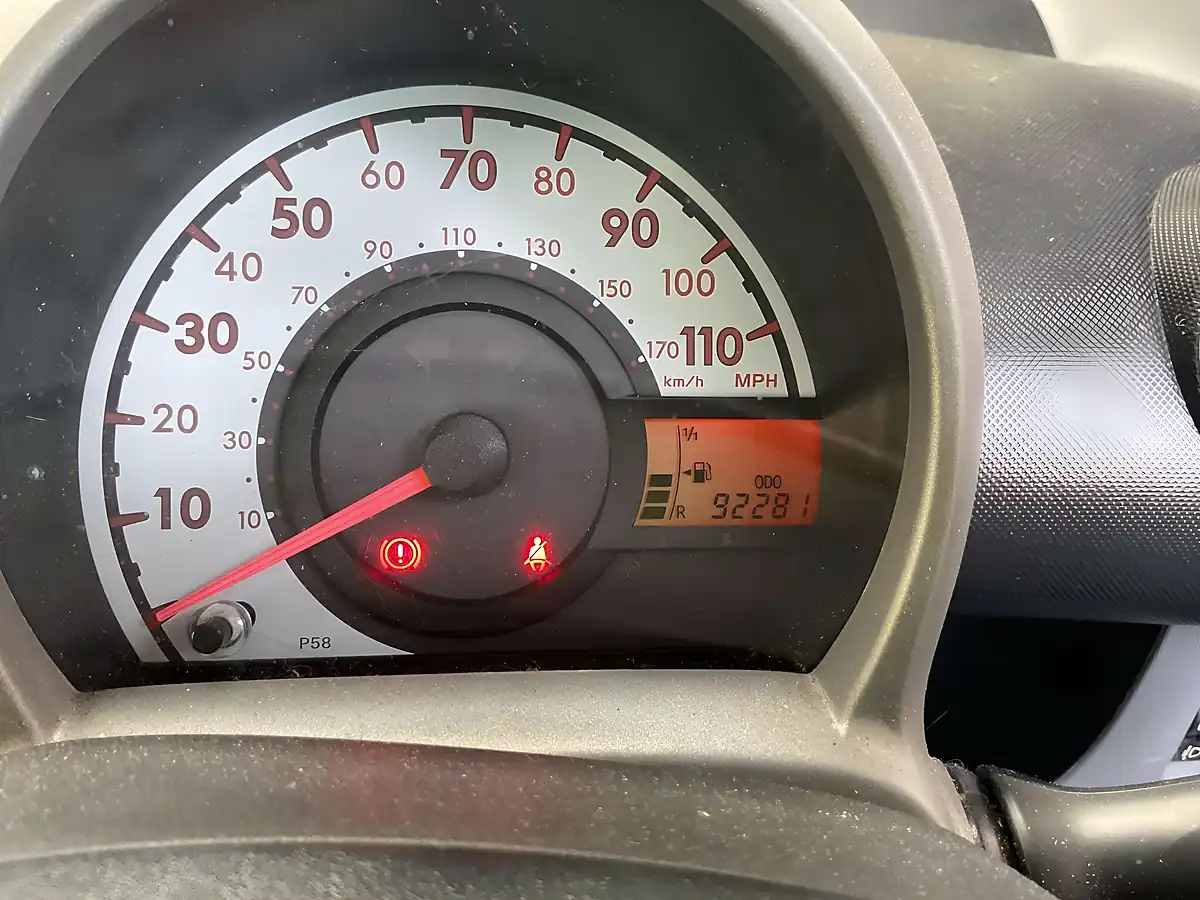 Used 2010 Toyota Aygo Blue Blue - Interior and Exterior details 11