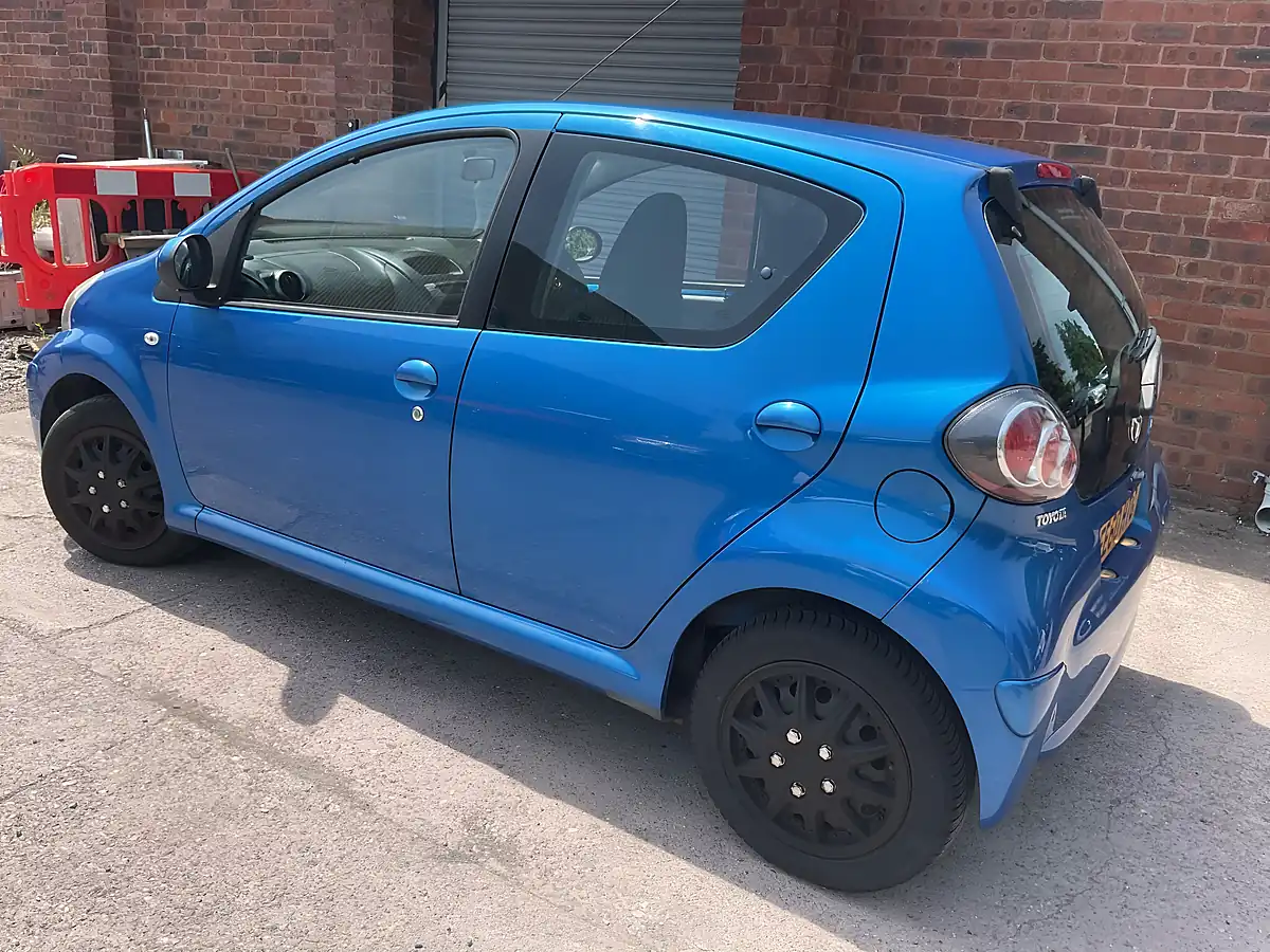 Used 2010 Toyota Aygo Blue Blue - Interior and Exterior details 3