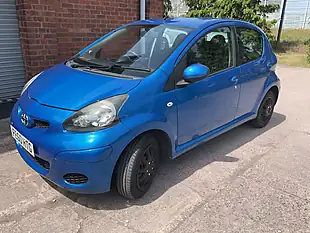 Used 2010 Toyota Aygo Blue Blue - Interior and Exterior details 4