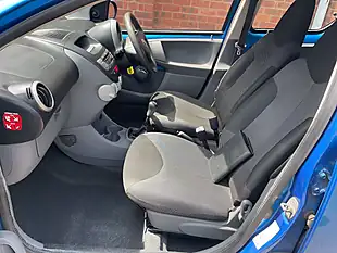 Used 2010 Toyota Aygo Blue Blue - Interior and Exterior details 6