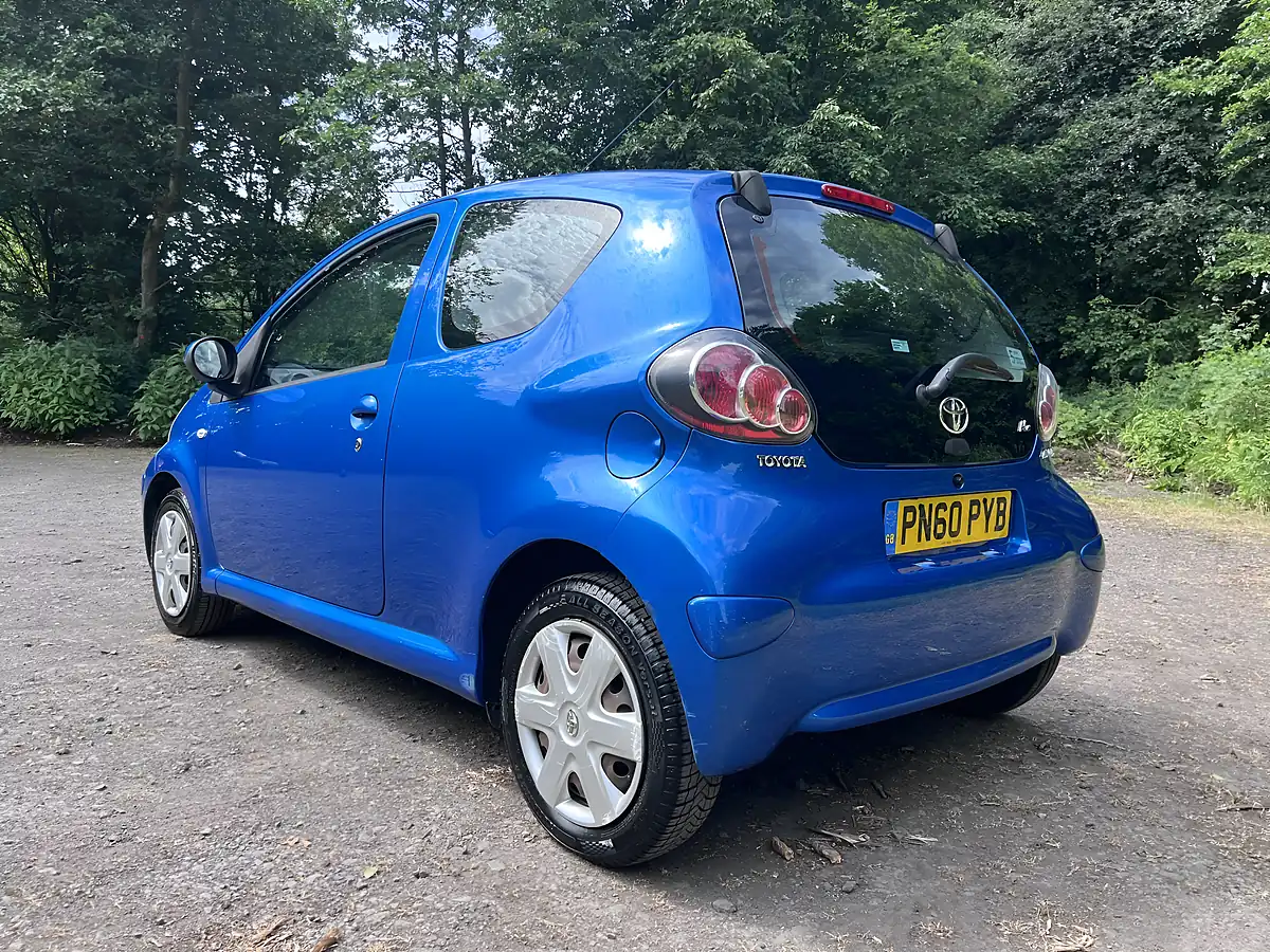 Used 2010 Toyota Aygo Blue Blue - Interior and Exterior details 11