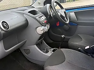 Used 2010 Toyota Aygo Blue Blue - Interior and Exterior details 10