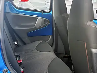 Used 2010 Toyota Aygo Blue Blue - Interior and Exterior details 13