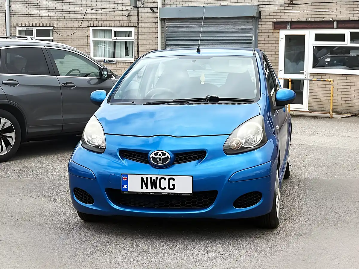 Used 2010 Toyota Aygo Blue Blue - Interior and Exterior details 2