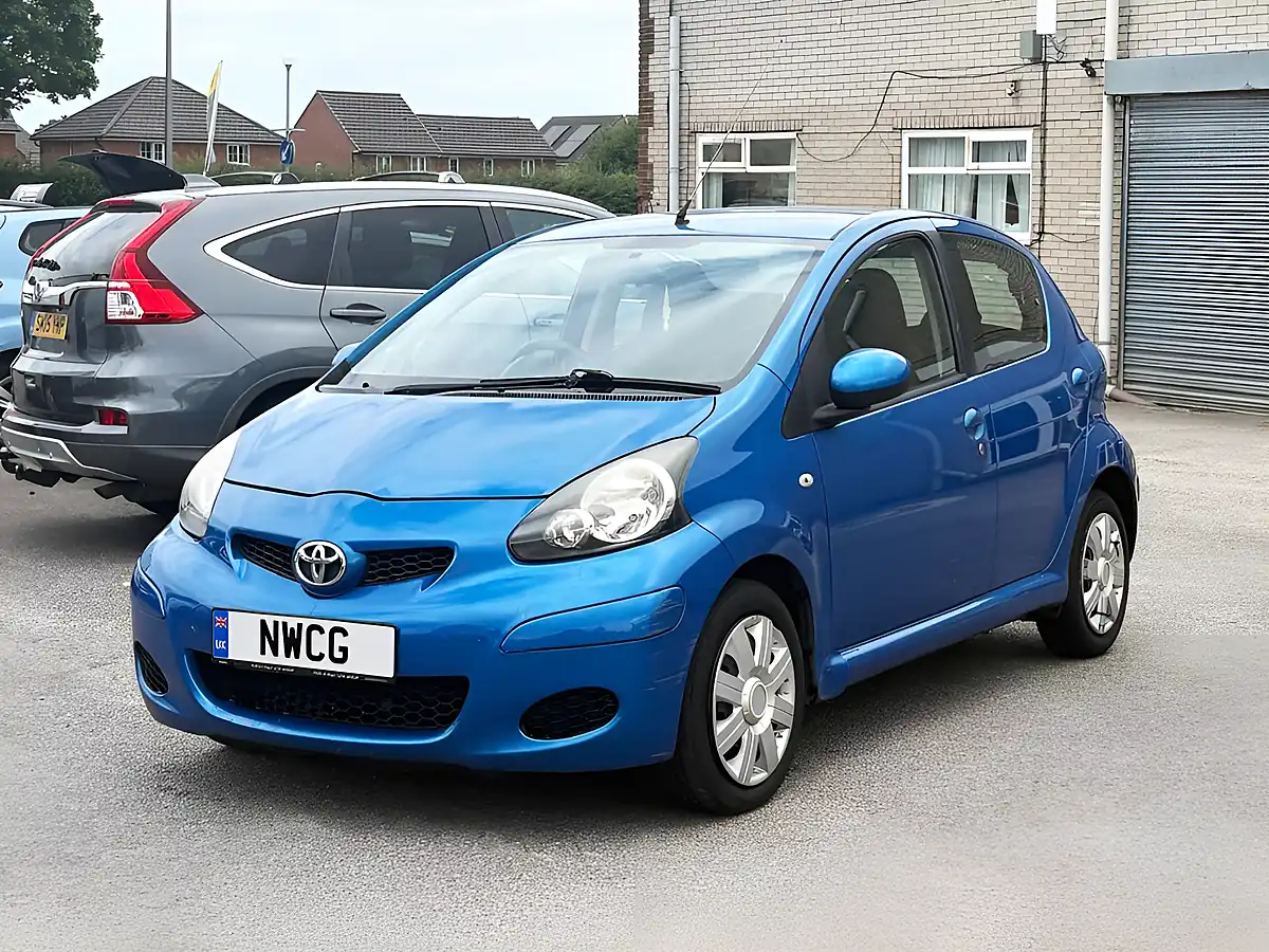Used 2010 Toyota Aygo Blue Blue - Interior and Exterior details 4