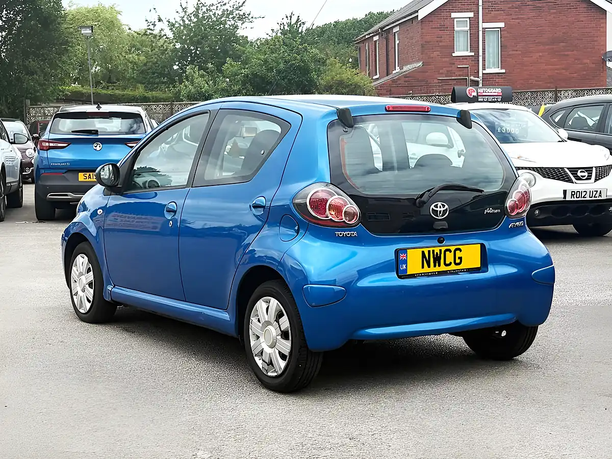 Used 2010 Toyota Aygo Blue Blue - Interior and Exterior details 5