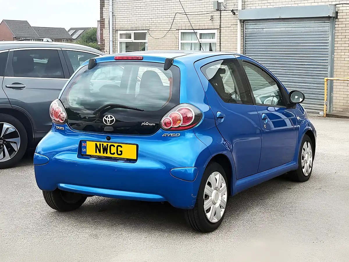Used 2010 Toyota Aygo Blue Blue - Interior and Exterior details 7