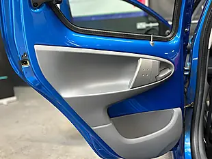 Used 2010 Toyota Aygo Blue Blue - Interior and Exterior details 11