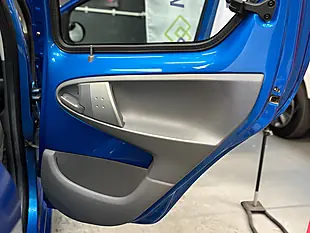 Used 2010 Toyota Aygo Blue Blue - Interior and Exterior details 12