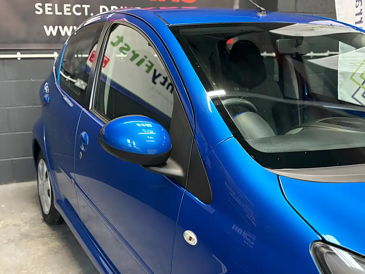 Used 2010 Toyota Aygo Blue Blue - Interior and Exterior details 13