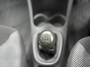 Used 2010 Toyota Aygo Blue Blue - Interior and Exterior details 18