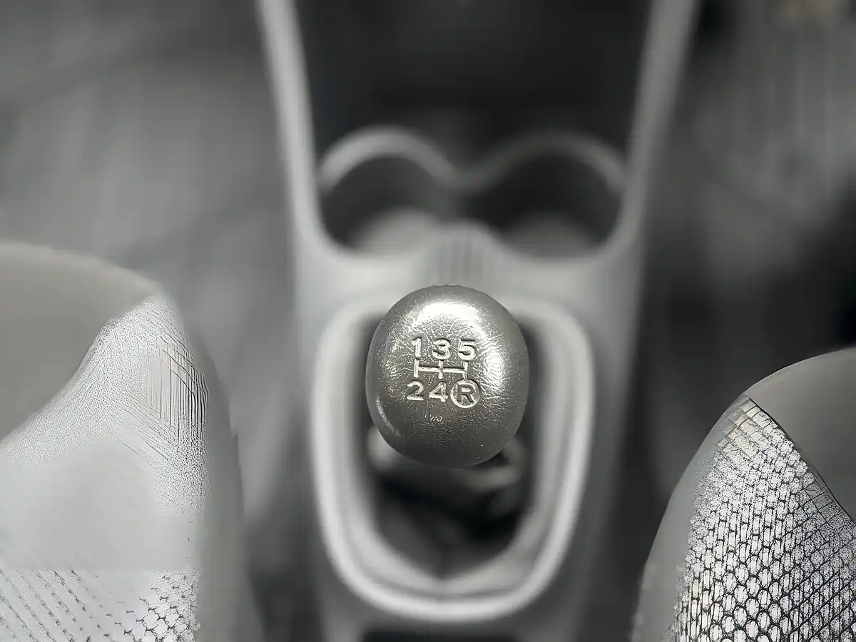Used 2010 Toyota Aygo Blue Blue - Interior and Exterior details 18