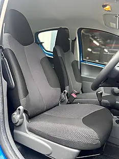 Used 2010 Toyota Aygo Blue Blue - Interior and Exterior details 19