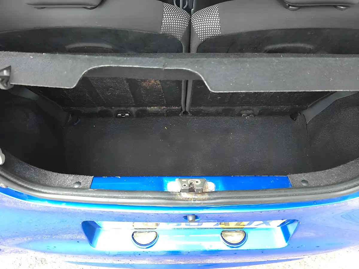 Used 2010 Toyota Aygo Blue Multimode Blue - Interior and Exterior details 15