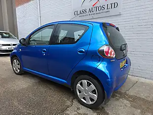 Used 2010 Toyota Aygo Blue Multimode Blue - Interior and Exterior details 3
