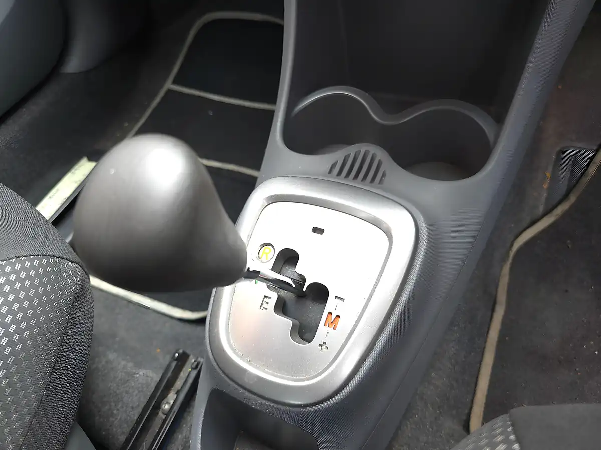 Used 2010 Toyota Aygo Blue Multimode Blue - Interior and Exterior details 9
