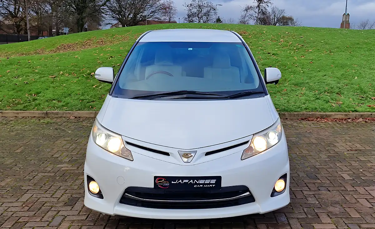 Used 2010 Toyota Estima Aeras White - Interior and Exterior details 3