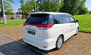 Used 2010 Toyota Estima Aeras White - Interior and Exterior details 4