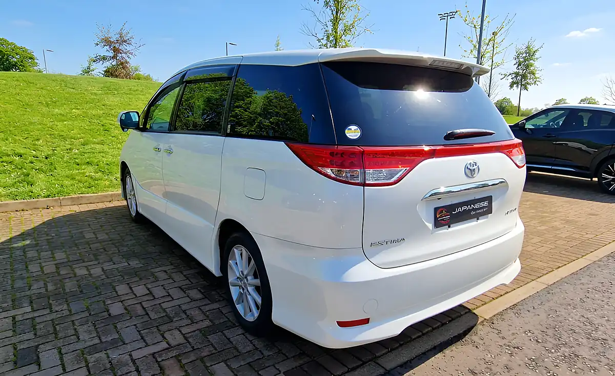 Used 2010 Toyota Estima Aeras White - Interior and Exterior details 5