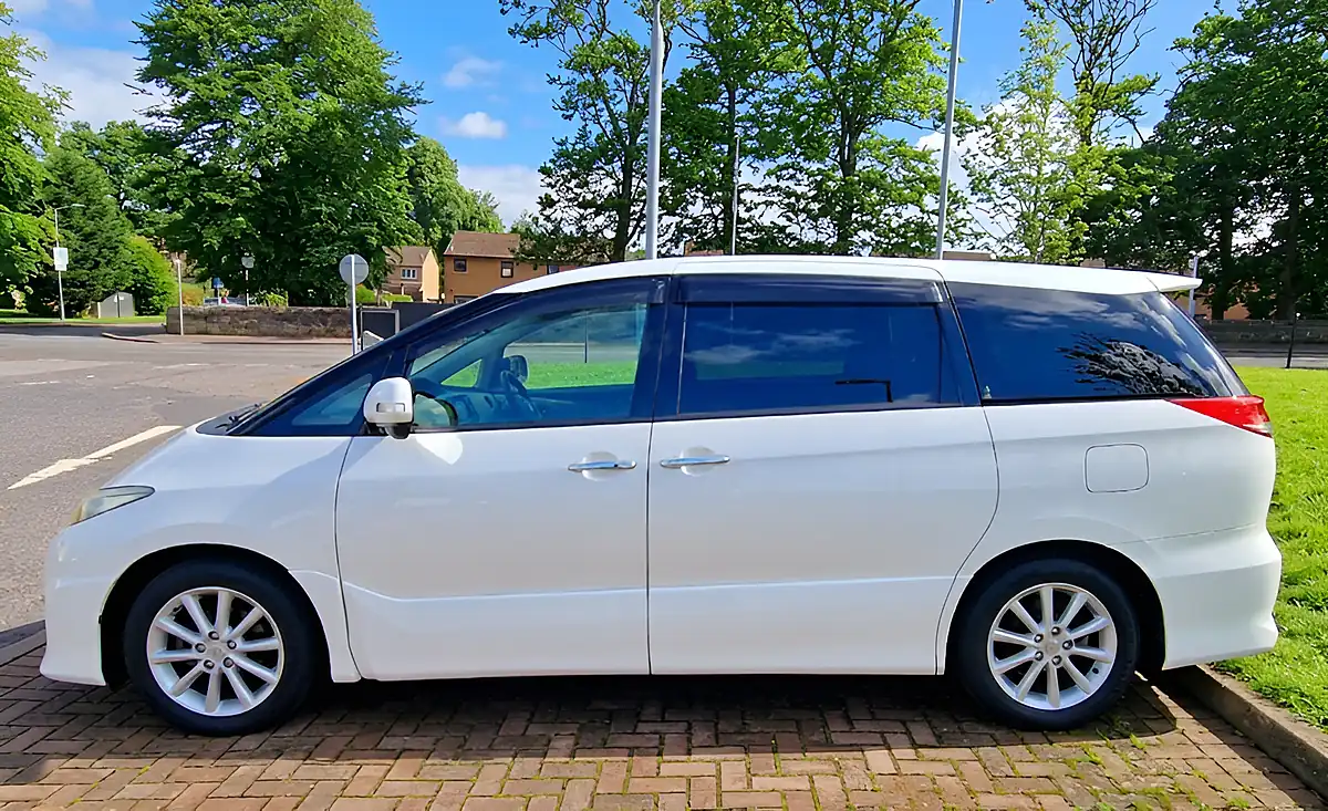 Used 2010 Toyota Estima Aeras White - Interior and Exterior details 7