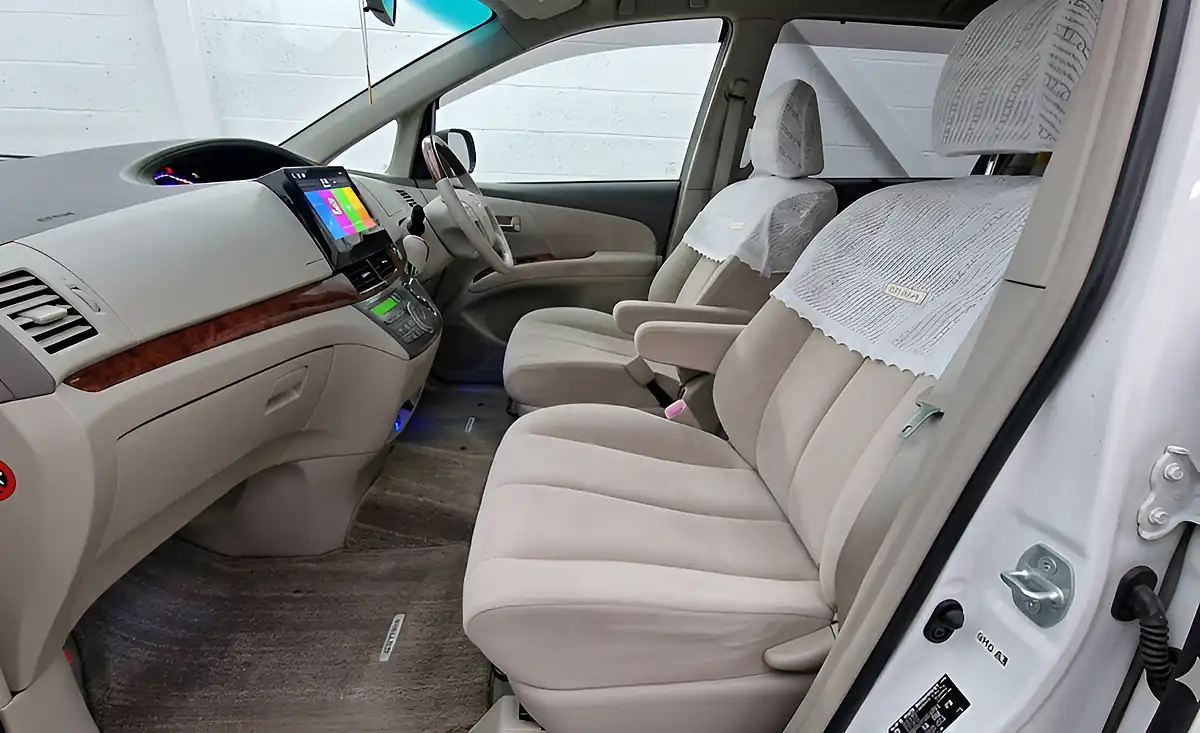 Used 2010 Toyota Estima Aeras White - Interior and Exterior details 8