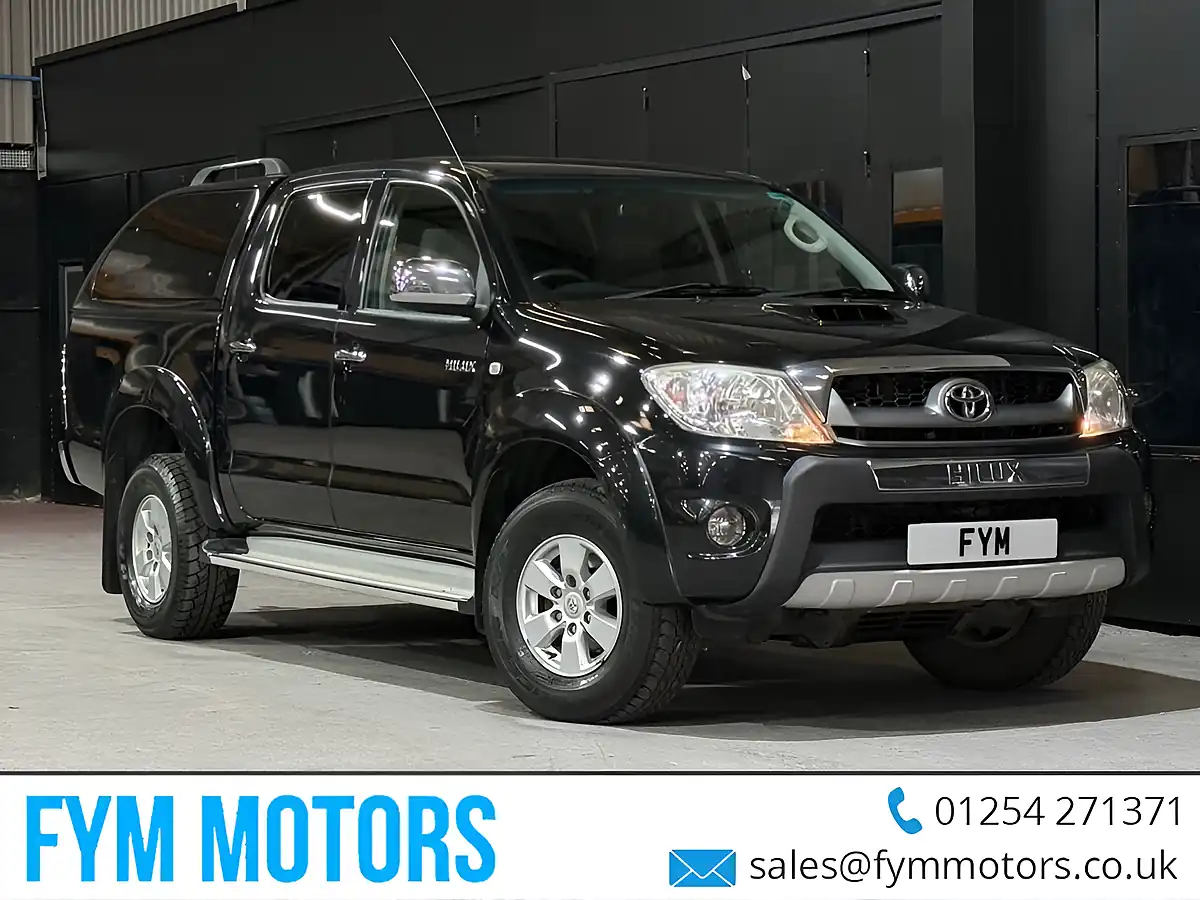 Used 2010 Toyota Hi-Lux HL3 Black - Front View