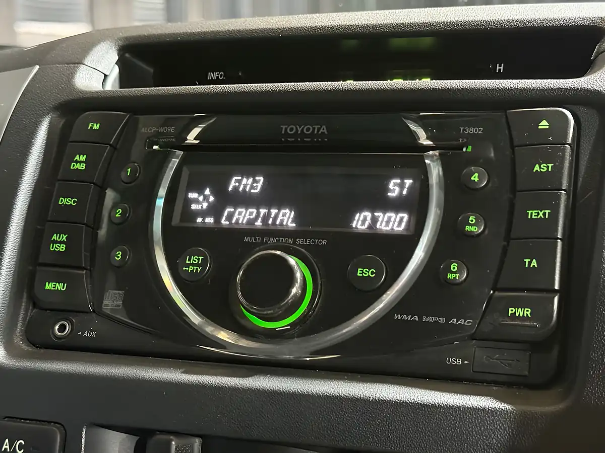 Used 2010 Toyota Hi-Lux HL3 Black - Interior and Exterior details 15