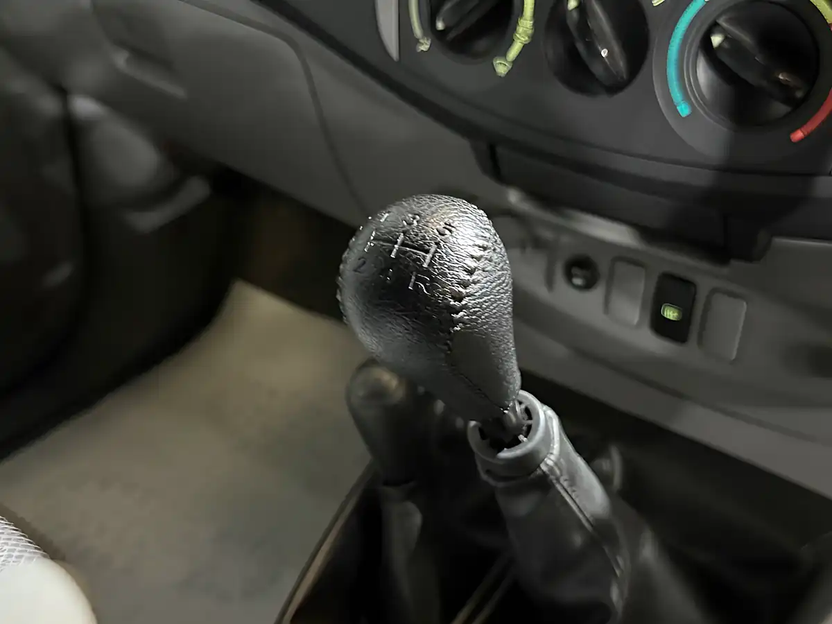 Used 2010 Toyota Hi-Lux HL3 Black - Interior and Exterior details 17
