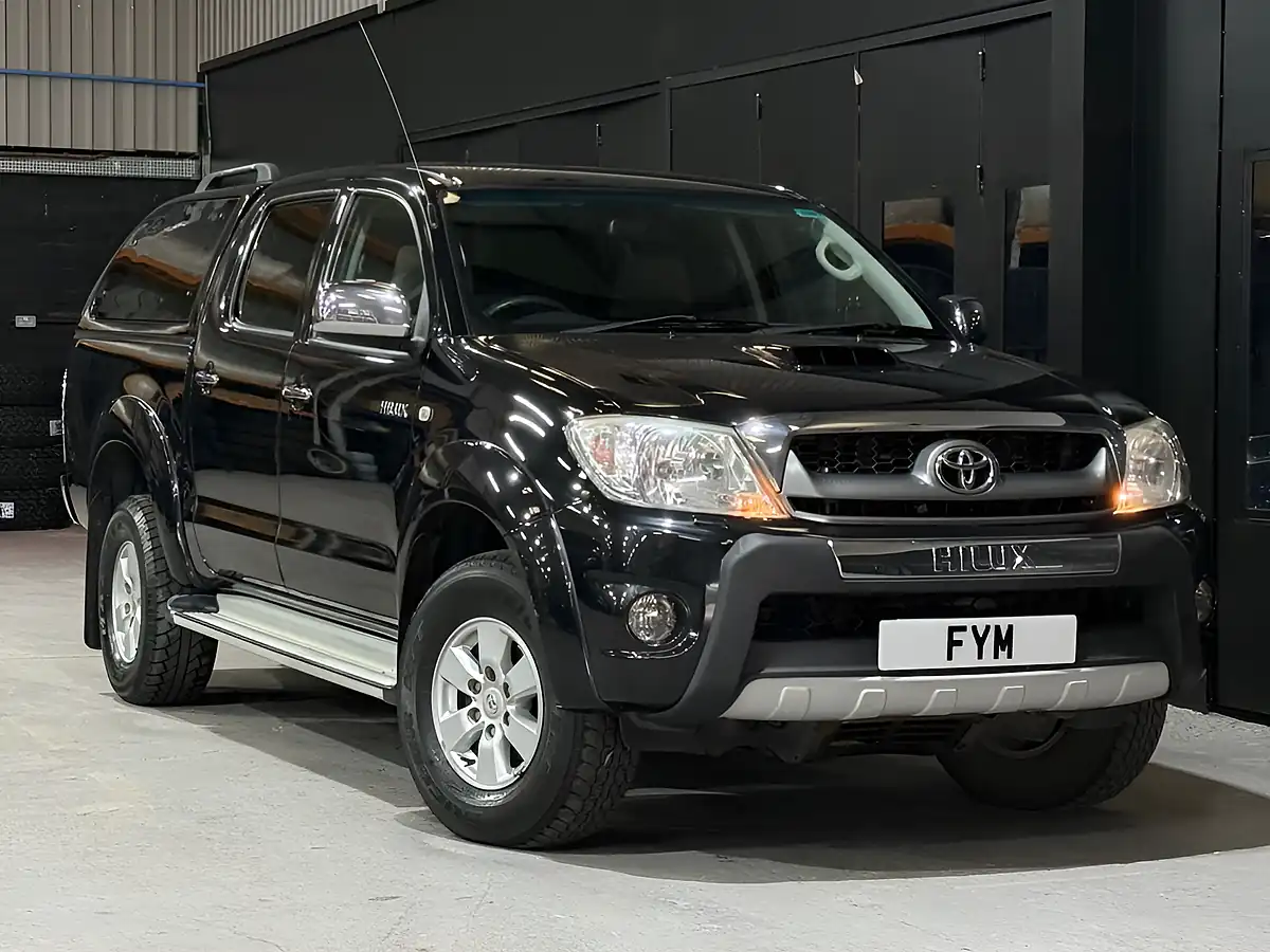 Used 2010 Toyota Hi-Lux HL3 Black - Interior and Exterior details 3