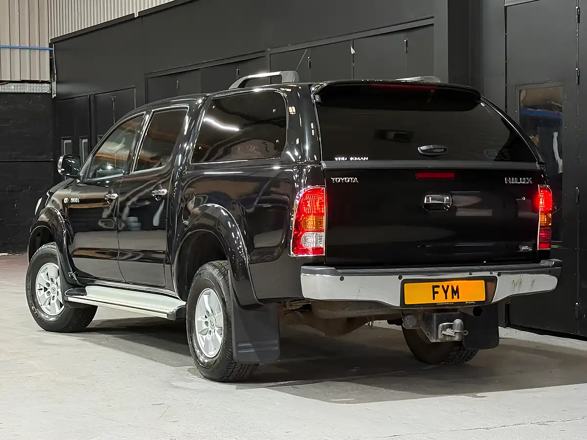 Used 2010 Toyota Hi-Lux HL3 Black - Interior and Exterior details 5
