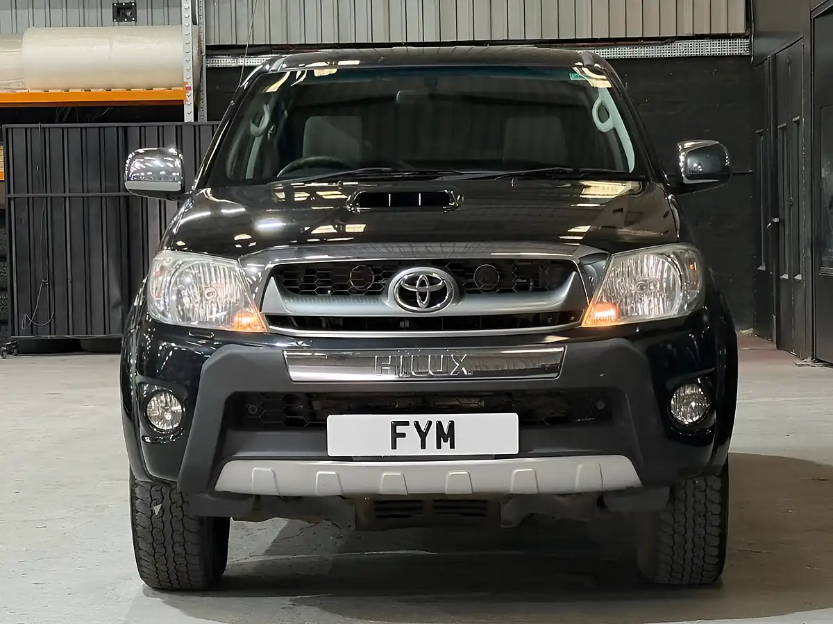 Used 2010 Toyota Hi-Lux HL3 Black - Interior and Exterior details 7