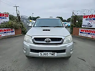 Used 2010 Toyota Hilux Invincible Silver - Interior and Exterior details 3