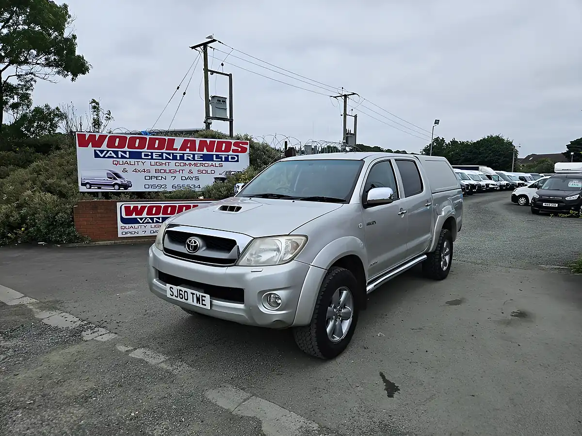 Used 2010 Toyota Hilux Invincible Silver - Interior and Exterior details 4