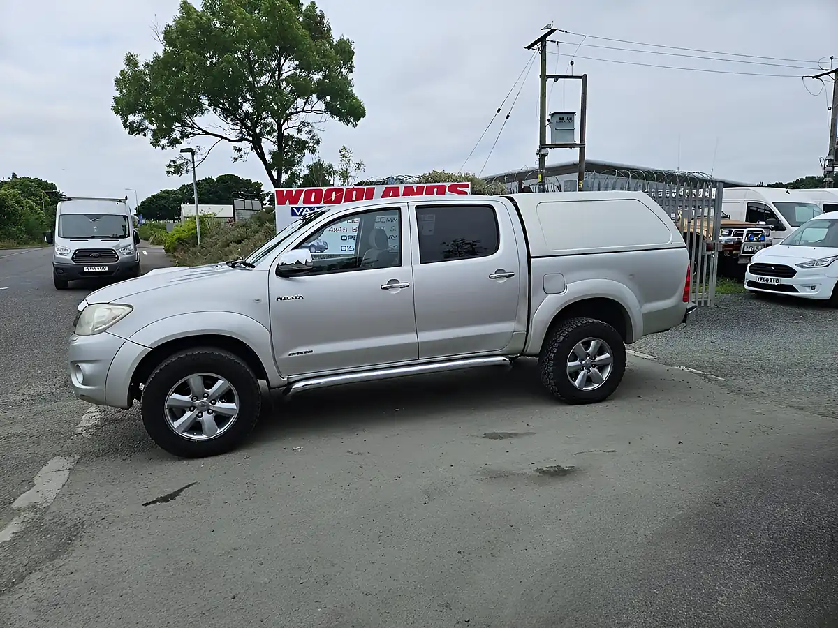 Used 2010 Toyota Hilux Invincible Silver - Interior and Exterior details 5