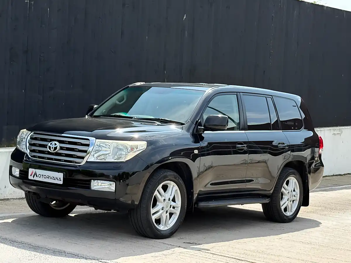Used 2010 Toyota Land Cruiser Black - Interior and Exterior details 10