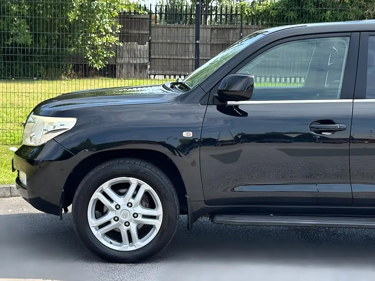Used 2010 Toyota Land Cruiser Black - Interior and Exterior details 11