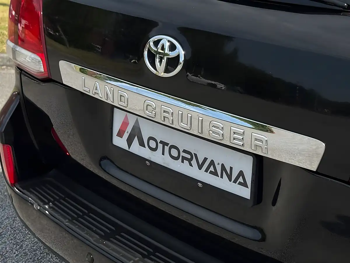 Used 2010 Toyota Land Cruiser Black - Interior and Exterior details 12