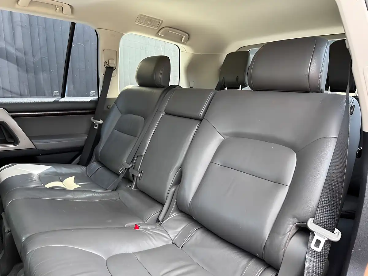 Used 2010 Toyota Land Cruiser Black - Interior and Exterior details 15