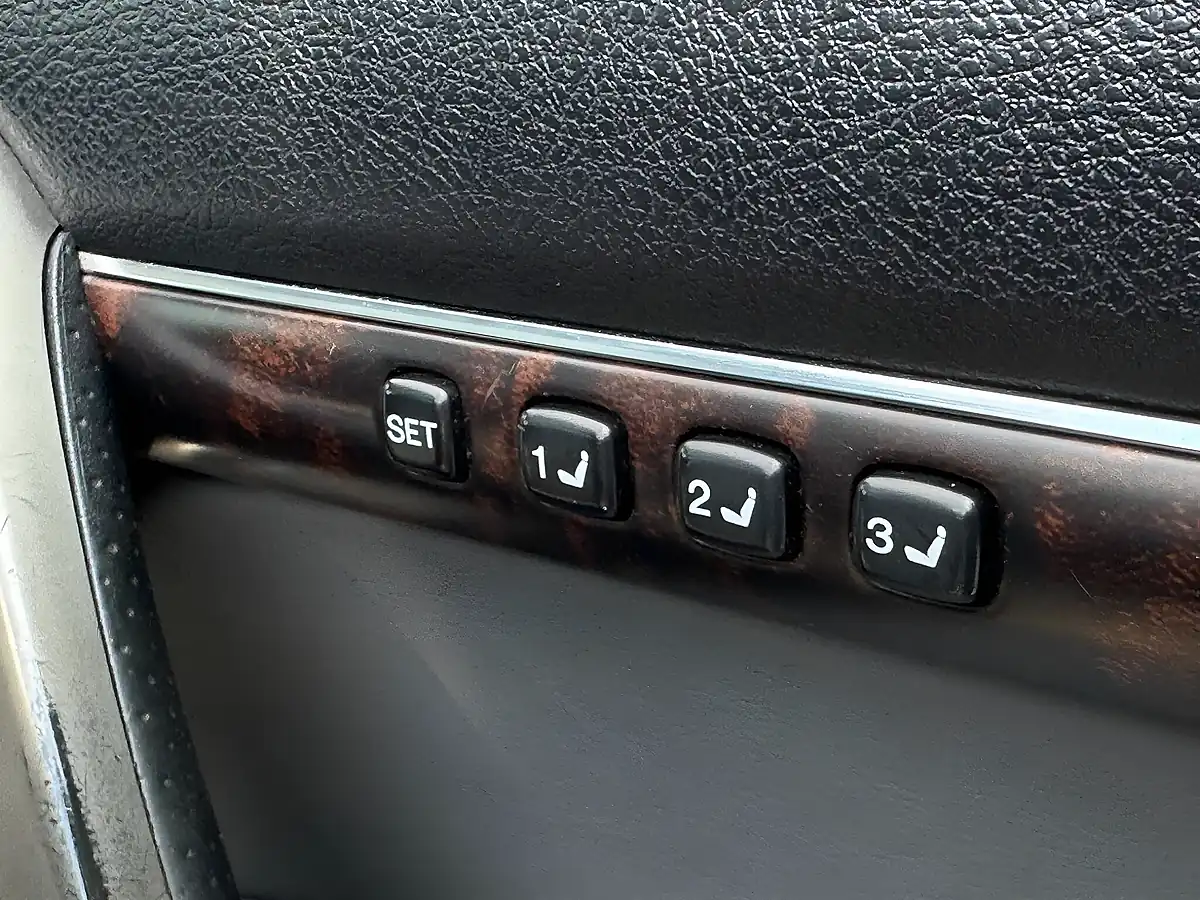 Used 2010 Toyota Land Cruiser Black - Interior and Exterior details 16