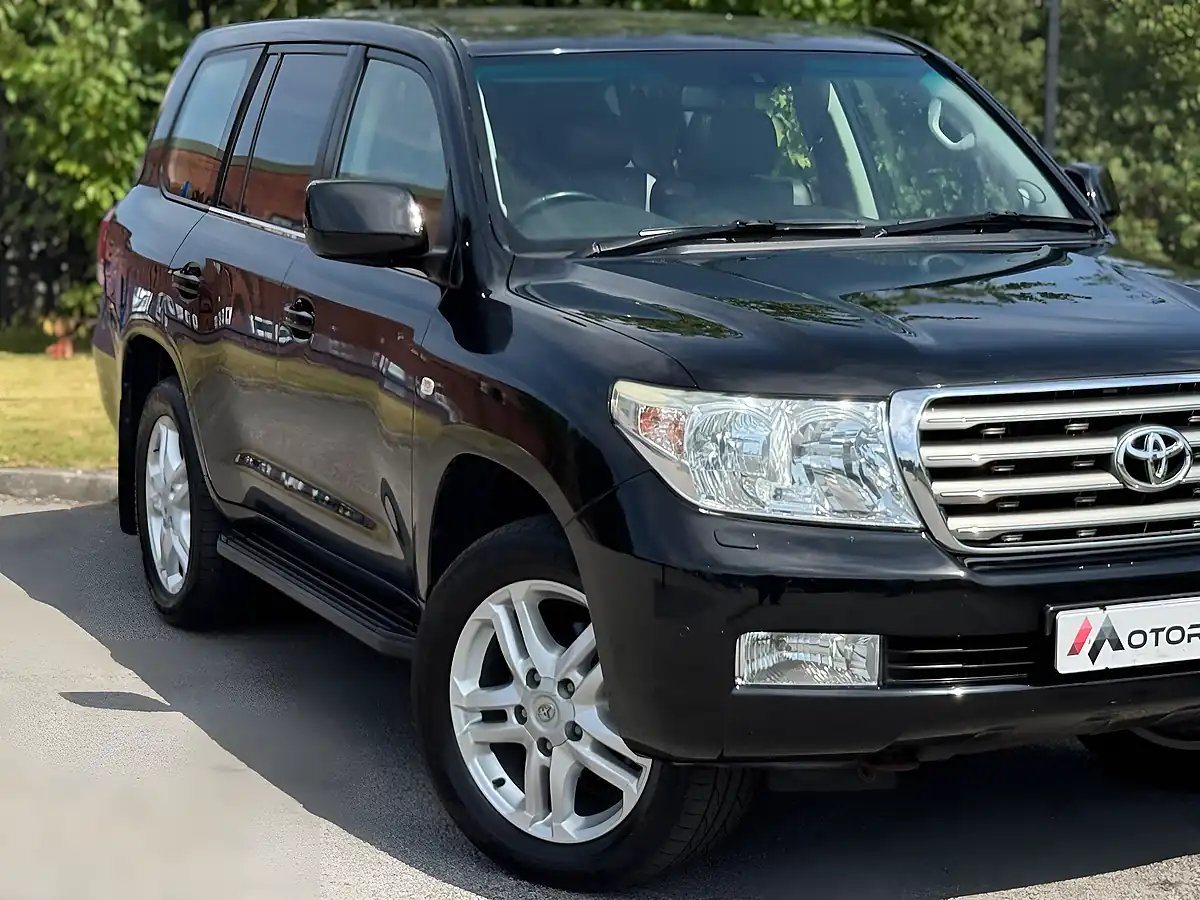 Used 2010 Toyota Land Cruiser Black - Interior and Exterior details 9