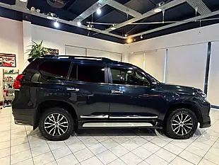 Used 2010 Toyota Land Cruiser LC5 Blue - Interior and Exterior details 10
