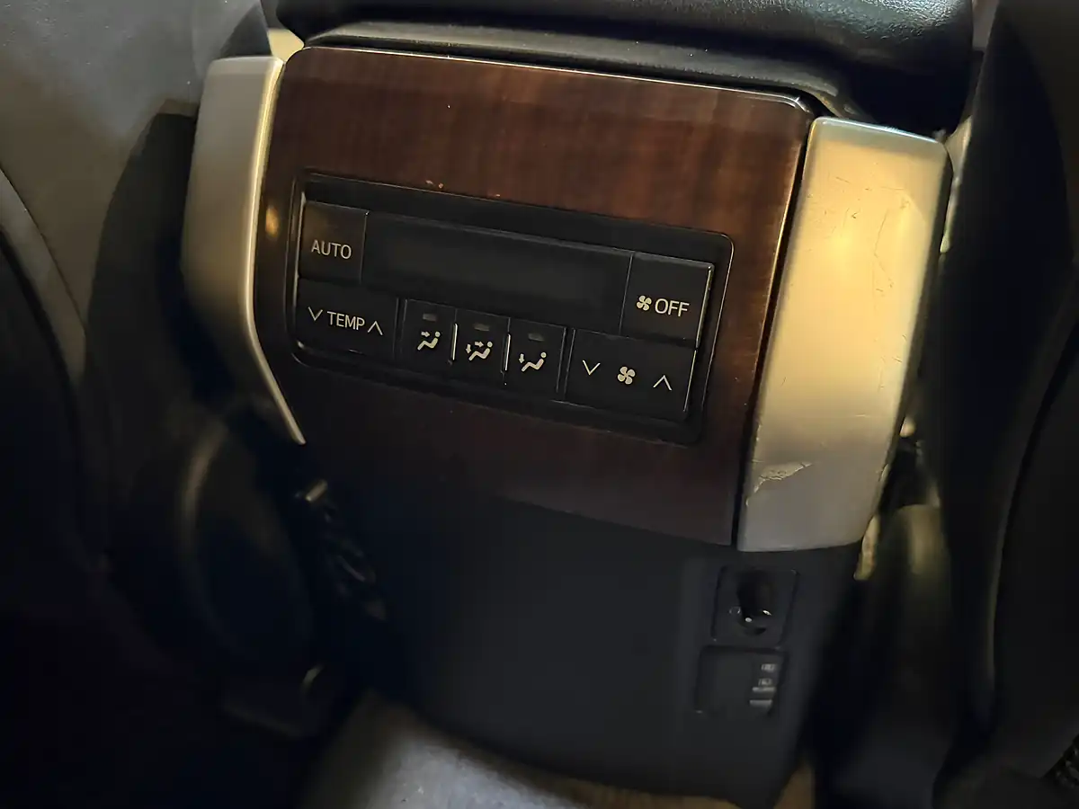 Used 2010 Toyota Land Cruiser LC5 Blue - Interior and Exterior details 18